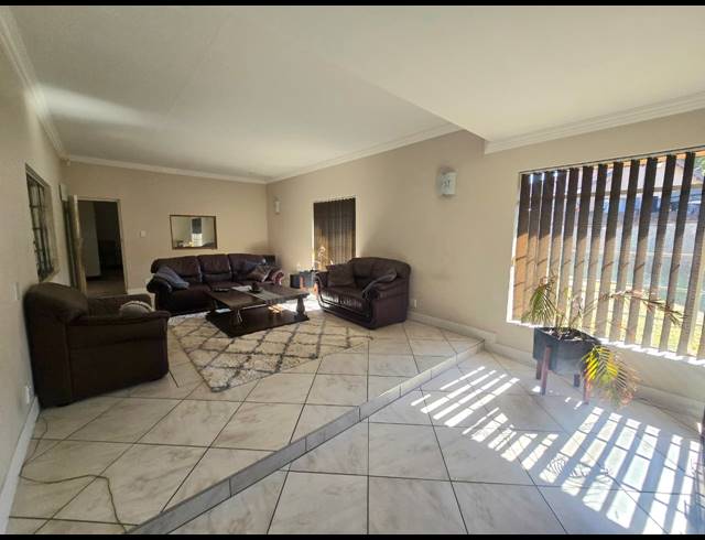 4 BEDROOM HOUSE FOR SALE IN KOOKRUS